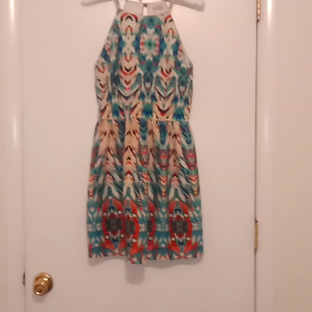 Beautiful patterened dress size M